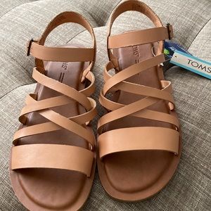 TOMS NWT Sandals Size 7.5